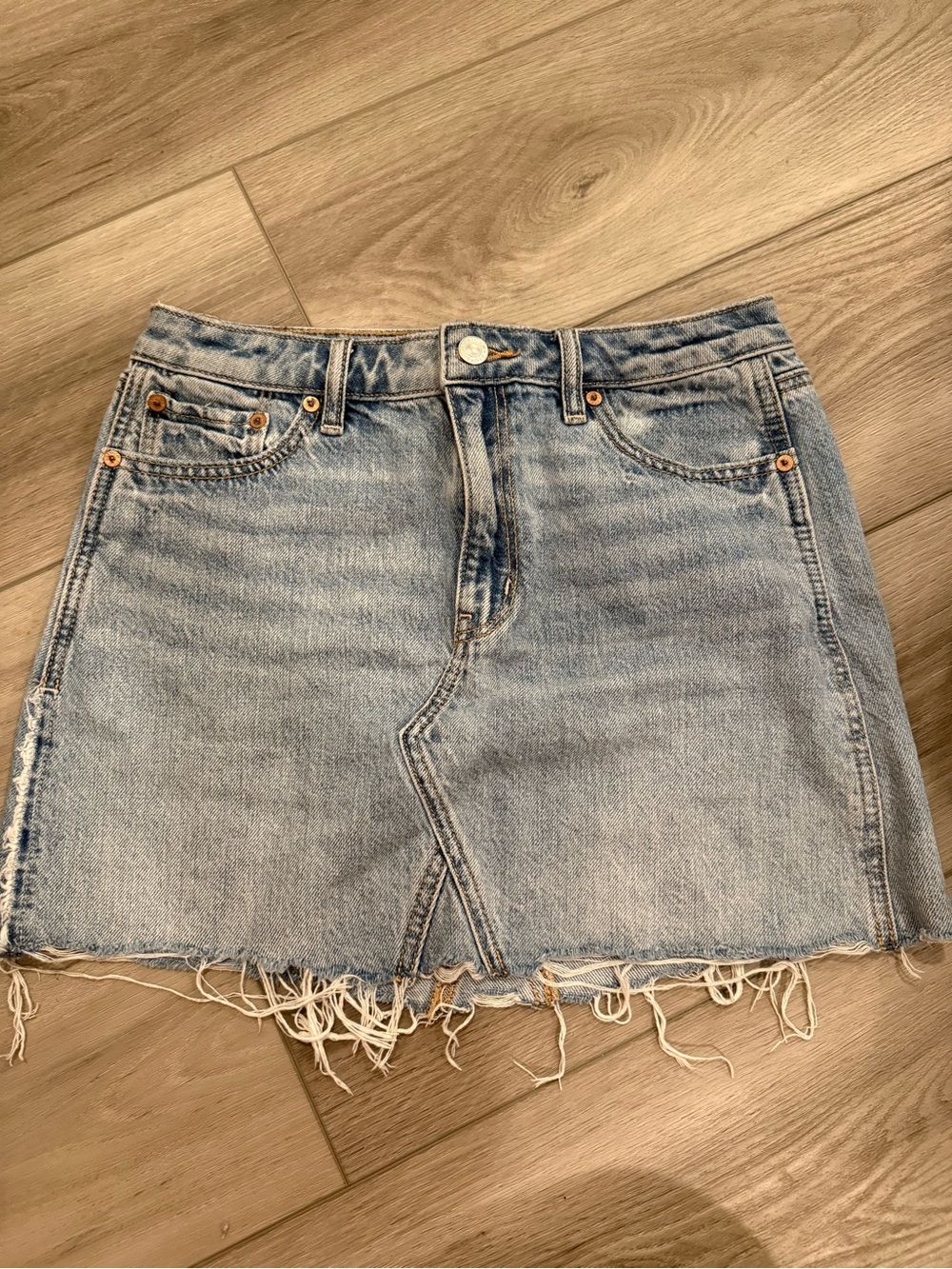 American Eagle Light Blue Distressed Denim Skirt with Frayed Hem